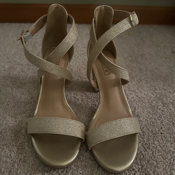 IDIFU Gold Strappy Heels - Picture 5 of 5